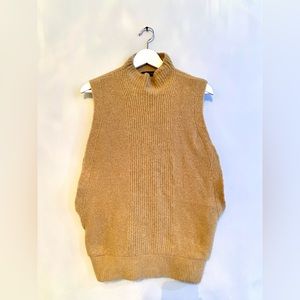 BANANA REPUBLIC TURTLE NECK